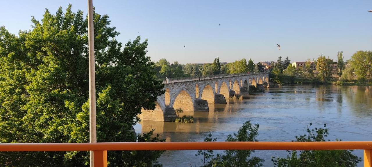 A Los Ojos Del Rio Duero ثامورا المظهر الخارجي الصورة