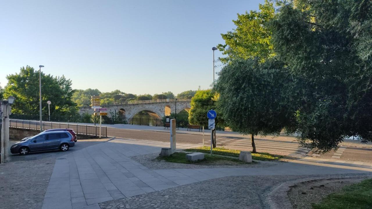 A Los Ojos Del Rio Duero ثامورا المظهر الخارجي الصورة