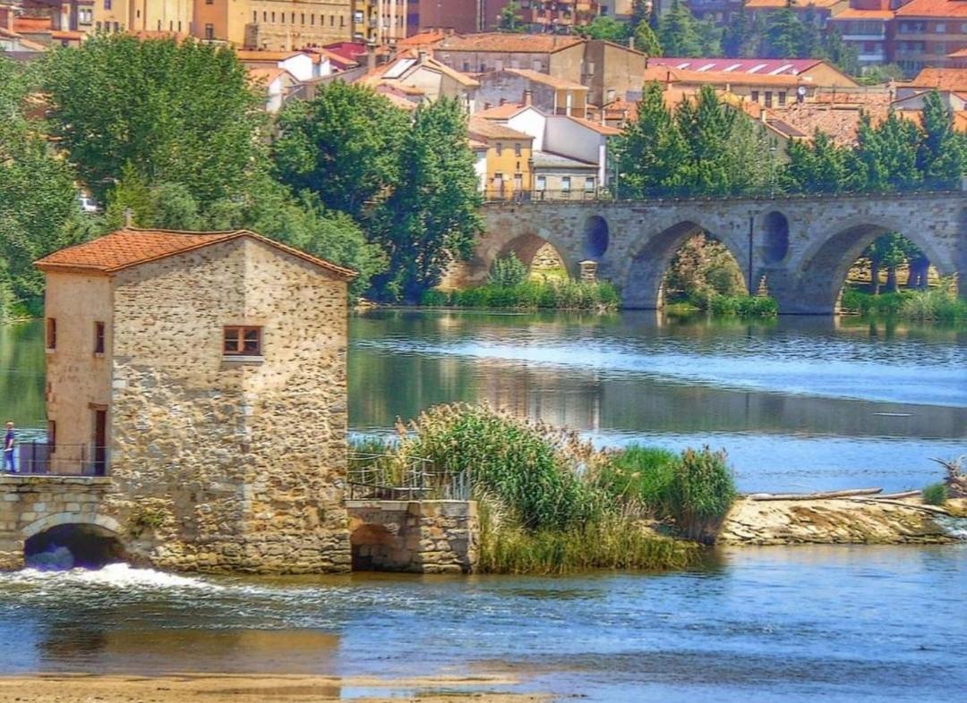 A Los Ojos Del Rio Duero ثامورا المظهر الخارجي الصورة