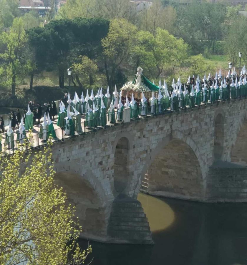 A Los Ojos Del Rio Duero ثامورا المظهر الخارجي الصورة