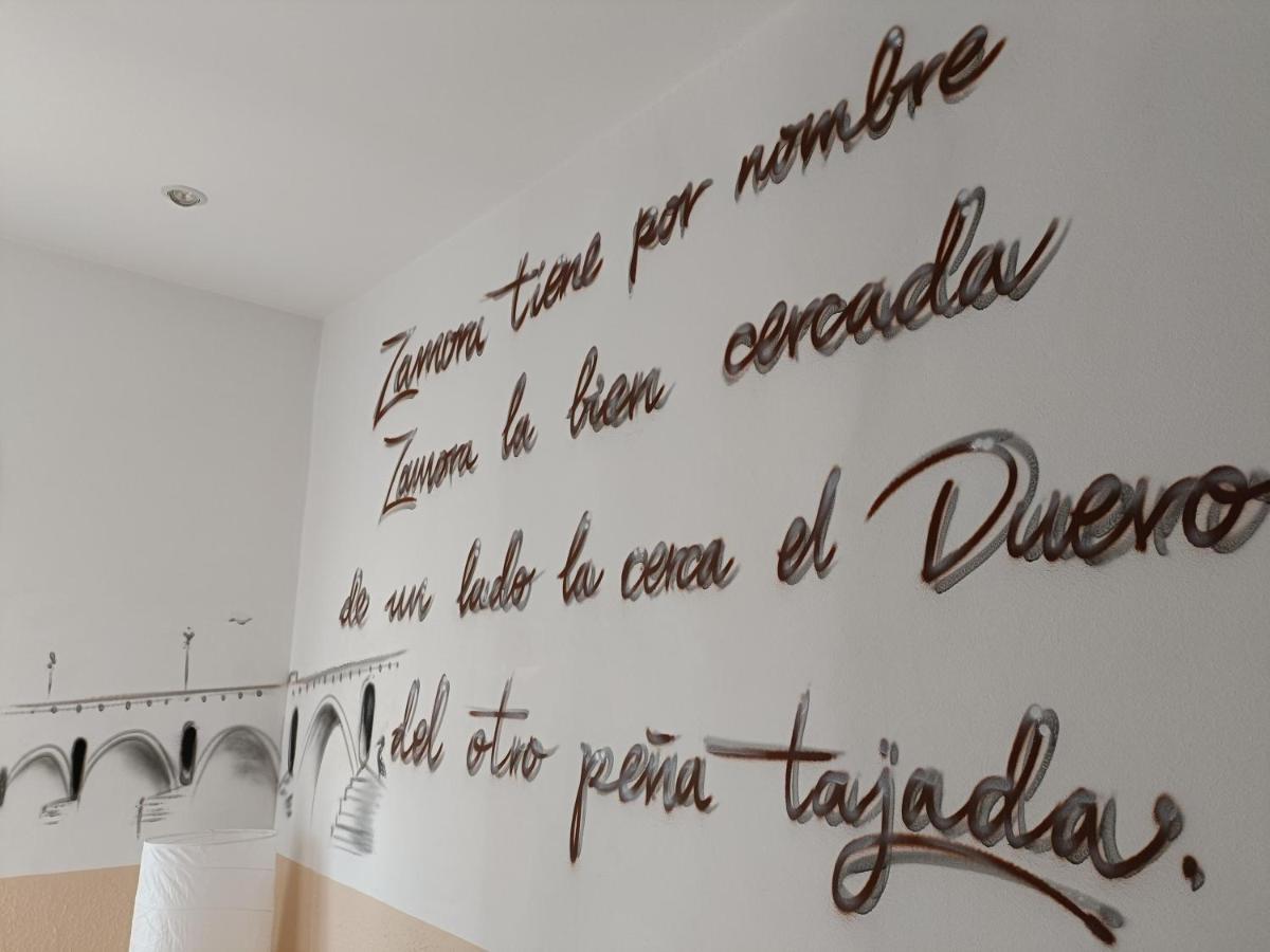 A Los Ojos Del Rio Duero ثامورا المظهر الخارجي الصورة