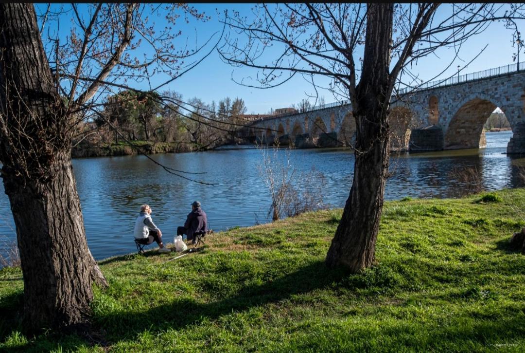 A Los Ojos Del Rio Duero ثامورا المظهر الخارجي الصورة