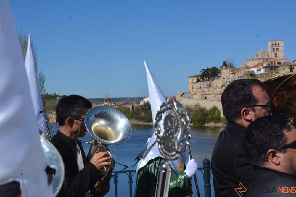 A Los Ojos Del Rio Duero ثامورا المظهر الخارجي الصورة