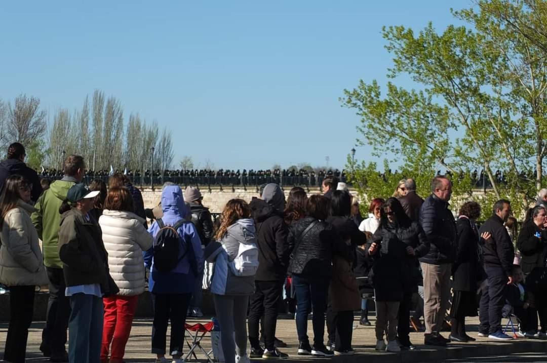 A Los Ojos Del Rio Duero ثامورا المظهر الخارجي الصورة