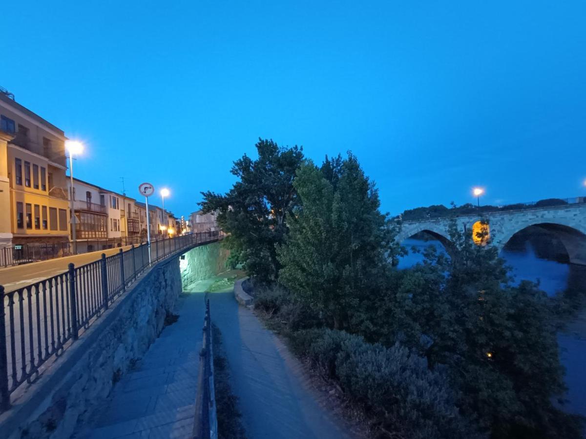 A Los Ojos Del Rio Duero ثامورا المظهر الخارجي الصورة